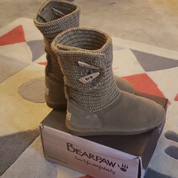 Cable Knit Bear Paw Boots - Picture 4 of 4